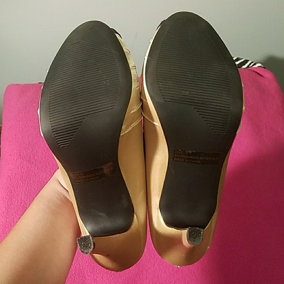 Charlotte Russe Gold and Black Peep Heels! - Picture 5 of 6